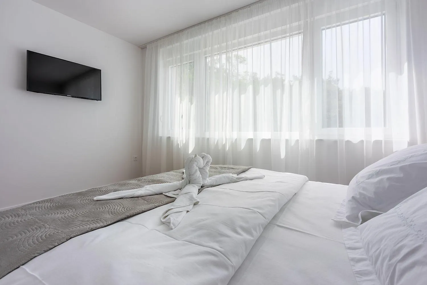 Holiday home Traumhaftes Ferienhaus Mit Privatpool, Bbq, Klimatisierten Schlafzimmern, Aussendusche, Waschmaschine Grizane-Belgrad