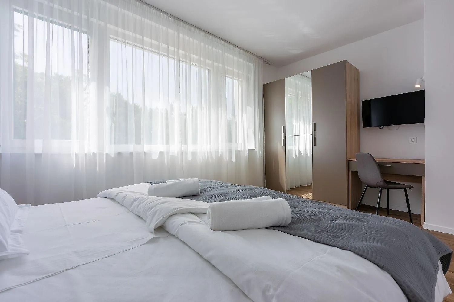 Traumhaftes Ferienhaus Mit Privatpool, Bbq, Klimatisierten Schlafzimmern, Aussendusche, Waschmaschine Grizane-Belgrad