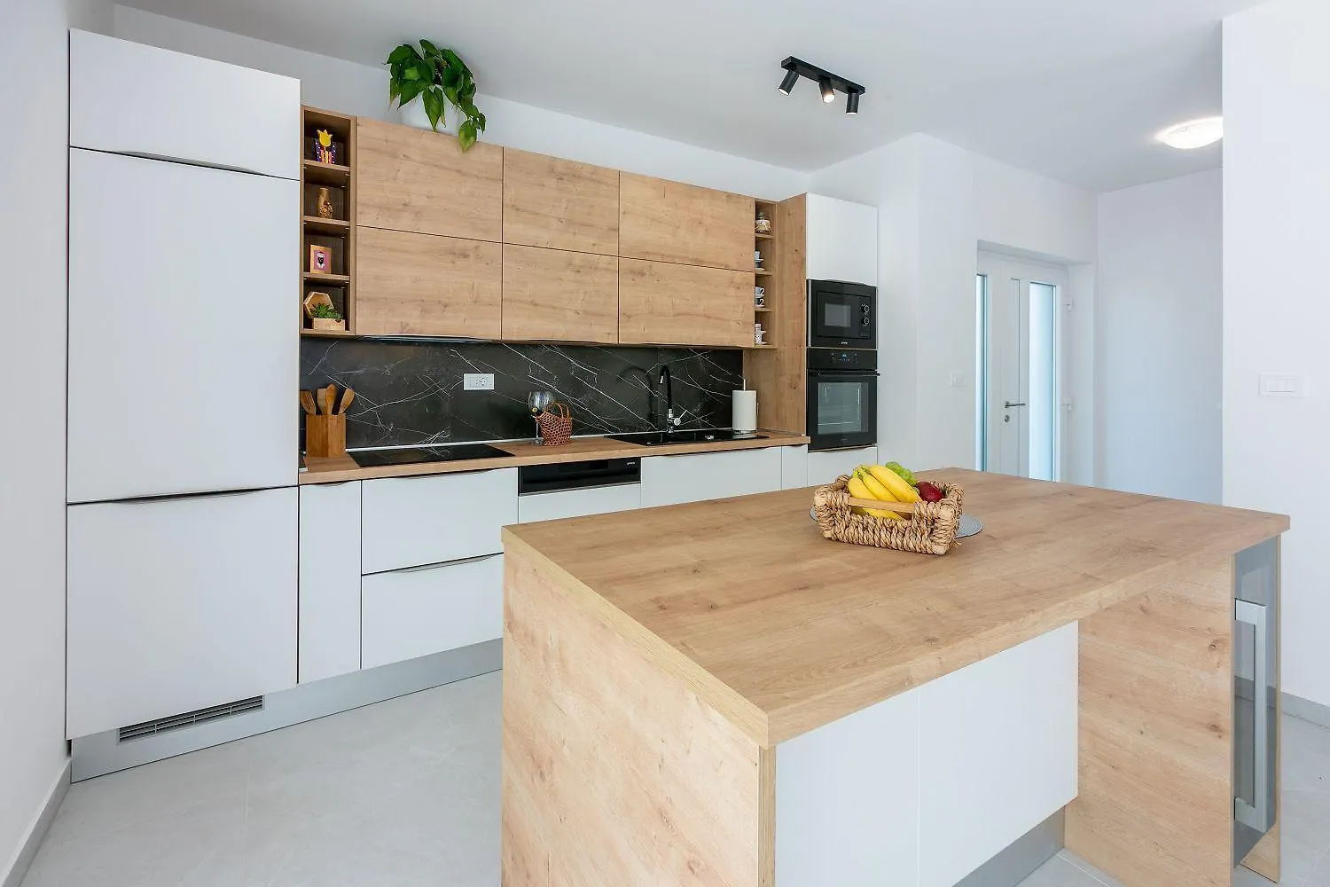 Traumhaftes Ferienhaus Mit Privatpool, Bbq, Klimatisierten Schlafzimmern, Aussendusche, Waschmaschine Grizane-Belgrad 0*,  Croatia
